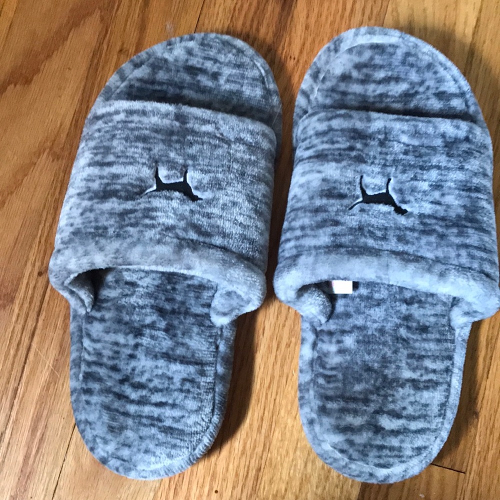 victoria secret/ pink slippers